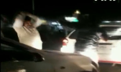 Watch: राजस्थान में सड़क पर दबंगई, कार चालक को पीटने का वीडियो वायरल