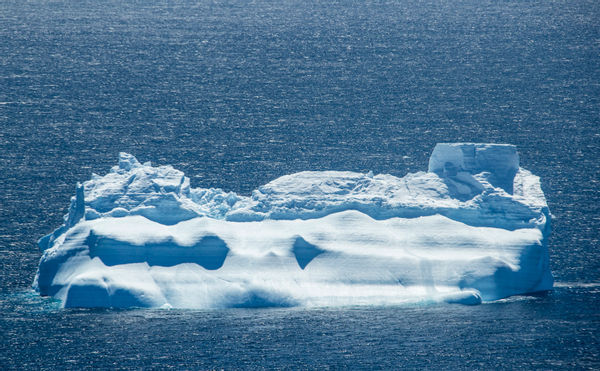 दुनिया का सबसे बड़ा Iceberg, दिल्ली के आकार का तीन गुना, Antarctica से टूटकर अलग हुआ