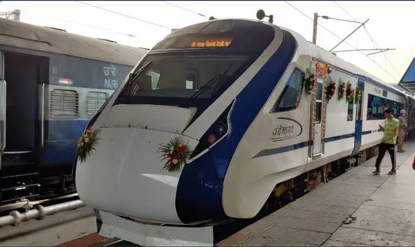 Indian Railways का बड़ा ऐलान, वंदे भारत ट्रेन में नॉन वेज खाने पर लगाई रोक