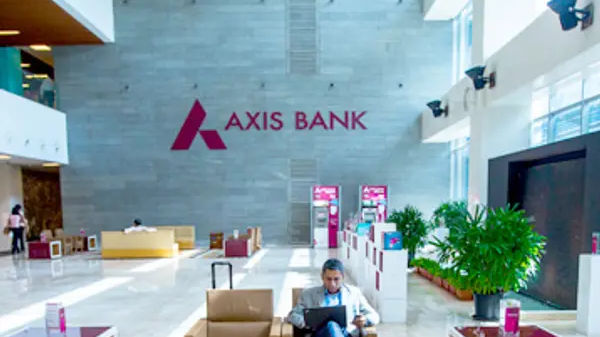 Axis Bank में है आपका अकाउंट तो जान लीजिए क्या हुआ है बड़ा बदलाव?