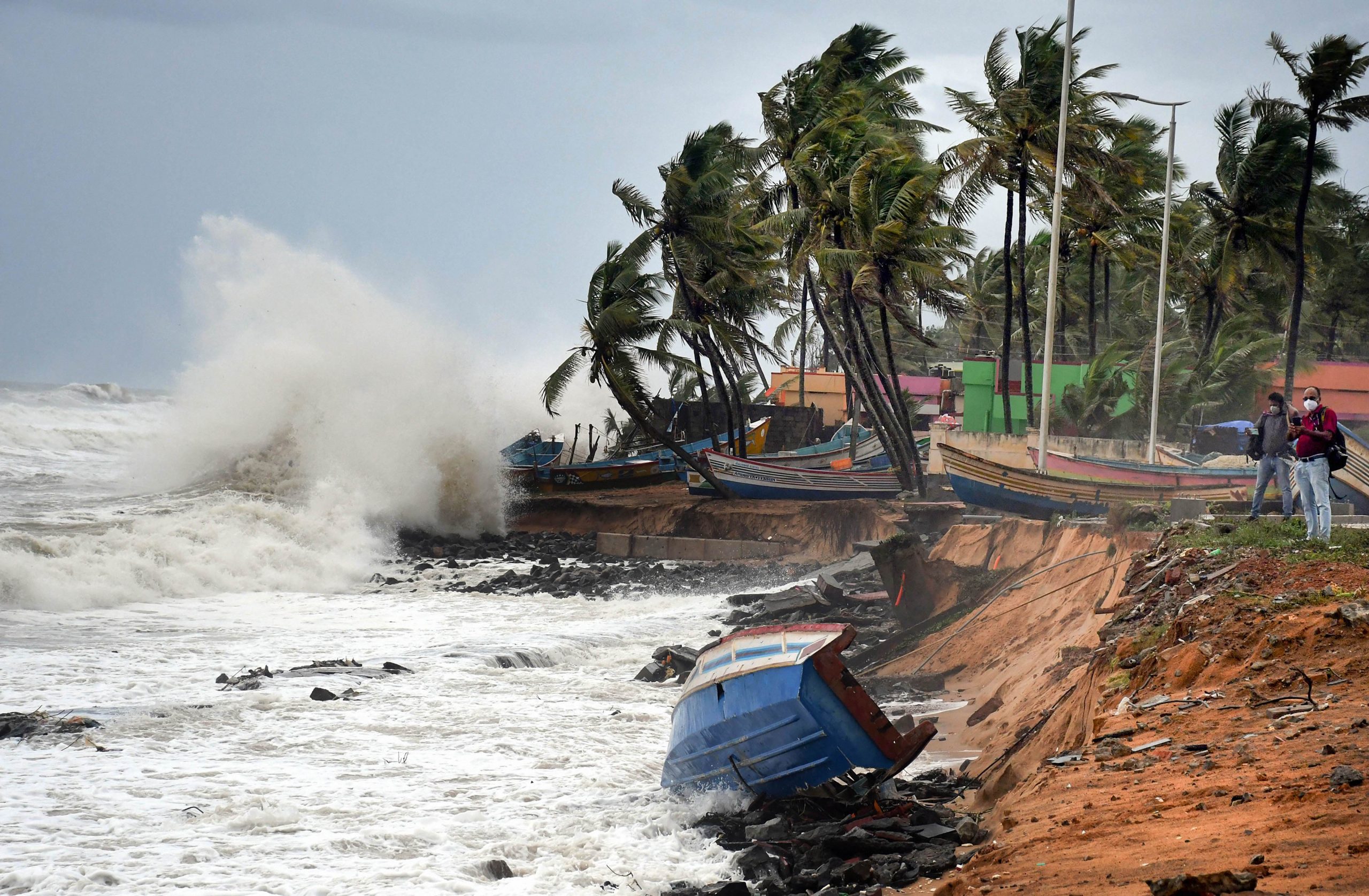 Cyclone Tauktae तूफान से निपटने के लिए गुजरात में तैनात हुई NDRF की टीम, जानें डिटेल्स