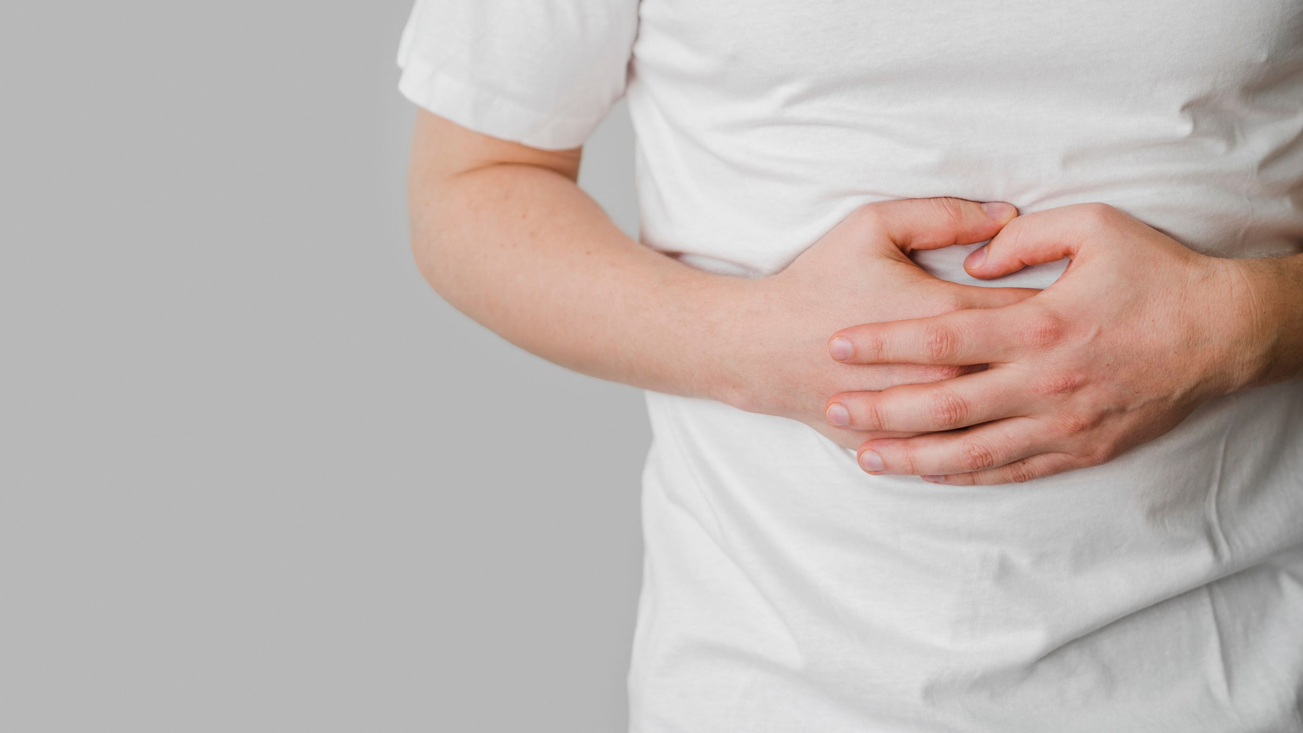 Stomach Pain: सर्दियों में इन 4 कारणों से पेट में होता है दर्द, इग्नोर करना पड़ सकता है महंगा!