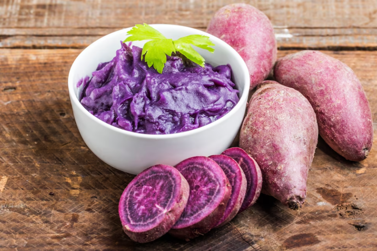 Purple Yam Benefits: पर्पल रंग के इस फल का करें सेवन, बीपी के साथ-साथ कई समस्याओं में मिलेगी राहत