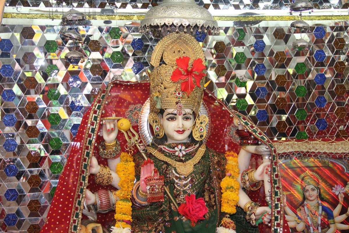 Chaitra Navratri 2023: इस नवरात्रि मां दुर्गा के 5 प्रसिद्ध मंदिरों के करें दर्शन, बनी रहेगी मां की कृपा