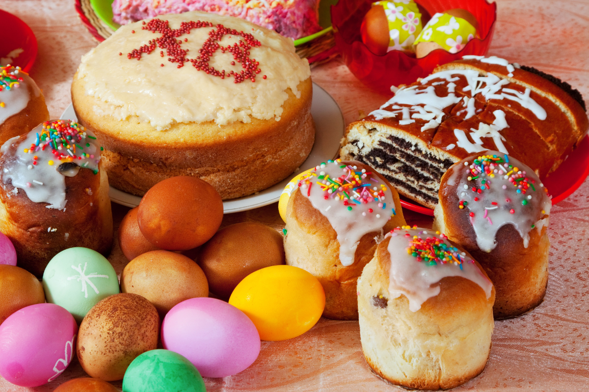 Easter Special Recipe: ईस्टर पर बनाएं बच्चों का मनपसंद चॉकलेट स्पंज केक, जानें रेसिपी