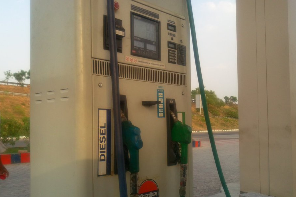 Fuel Price Today: पेट्रोल-डीजल के दामों में आई गिरावट, जानें अपने शहर का रेट