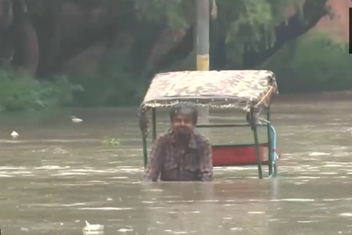 Delhi यमुना से हो रही है बेहाल, जानें जल स्तर बढ़ने का असल कारण!