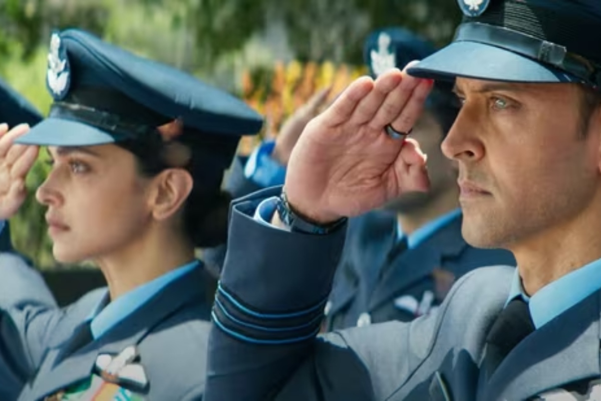 इन बॉलीवुड सितारों ने पर्दे पर निभाया Indian Air Force Officer का किरदार, देखें पूरी लिस्ट